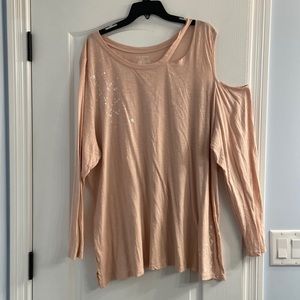 Shoulder Cut-out Top!